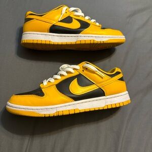 Nike dunk low “goldenrod” size 8.5